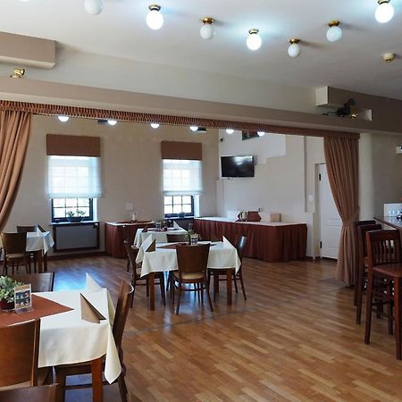 Hotel Restauracja Varia Дзялдово Экстерьер фото